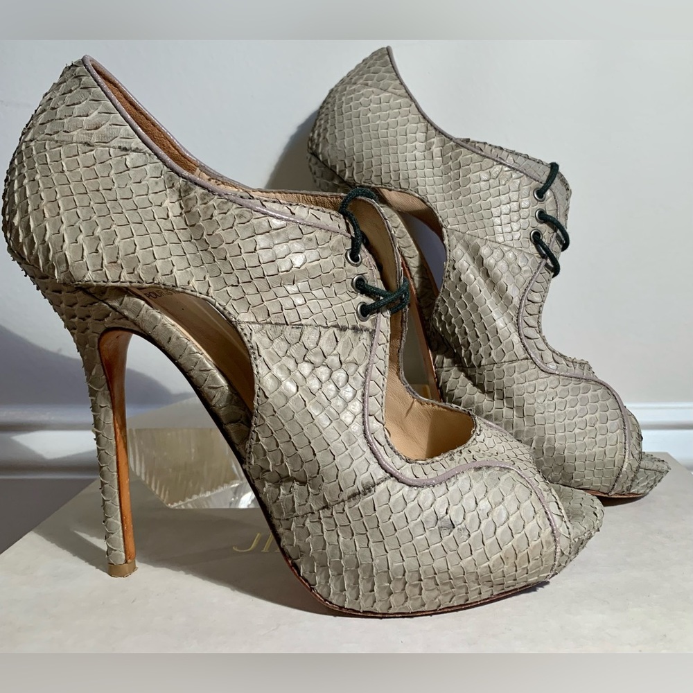 Pour La Victoire gray snakeskin embossed open toe stiletto